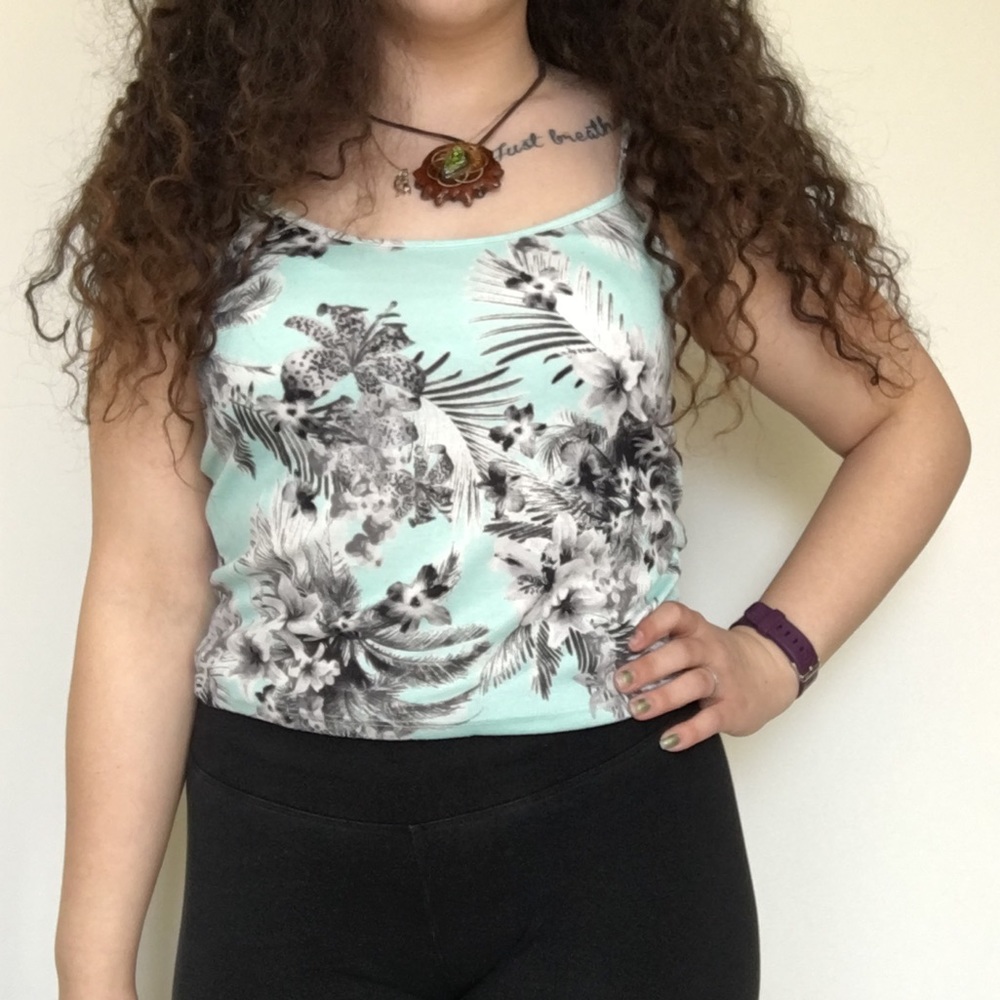 Crop top - Picture 2 of 4